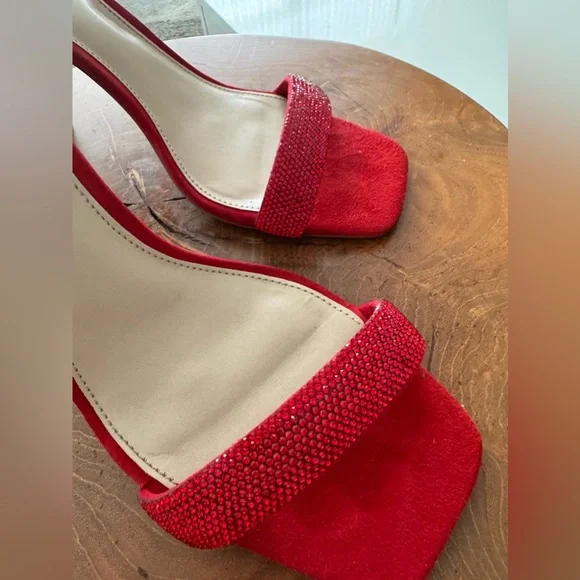 Vince Camuto size 9 only has been worn once - Picture 2 of 14